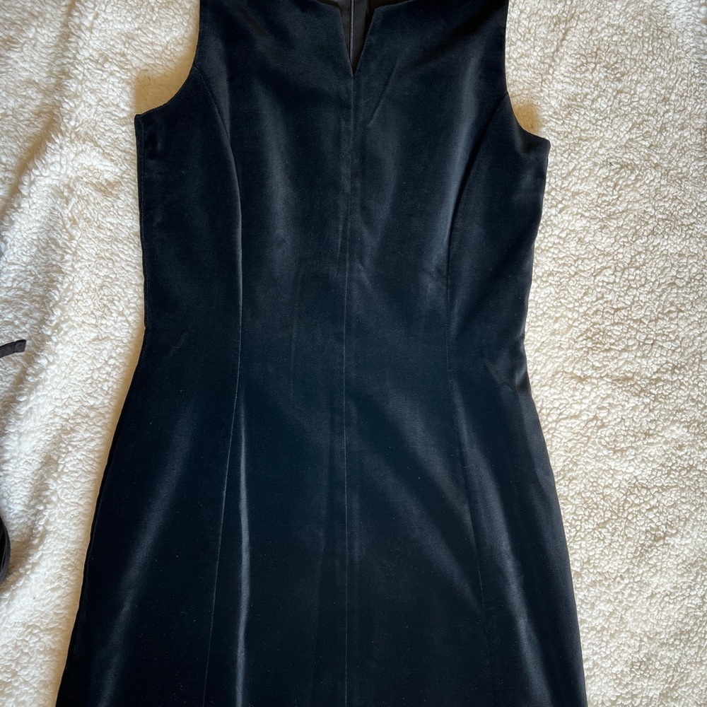 Elegant Black Sleeveless Dress